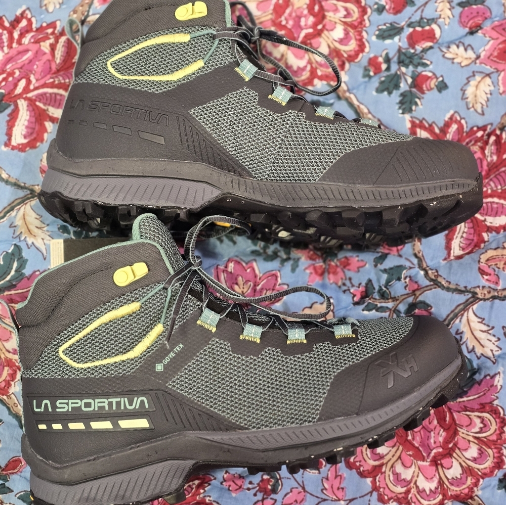 La Sportiva TX Hike Mid GTX Waterproof Hiking Boots Womens 9.5